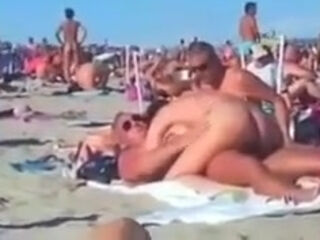 Kamasutra somewhere on the beach