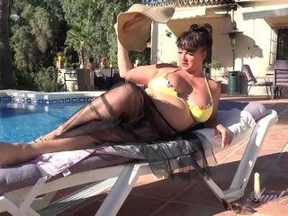 Devon Masturbates While Sunbathing