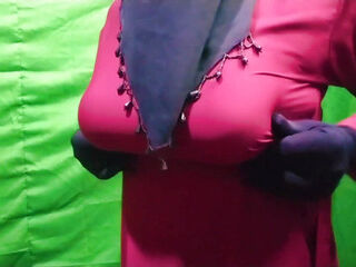 Indian Superstar queen Sunny Leone