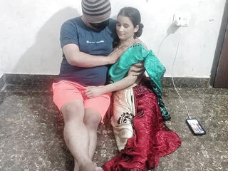 Step sister boyfriend se bat kr rhi thi step ne pakar ke pel diya