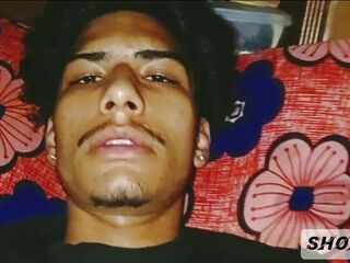 Bhabhi ko zayed kar ke moth marli aur mera land stand up then I shook it.