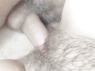 FUCKING CLOSE UP AND CUMMING ON HAIRY PUSSY FAST