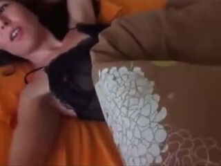 Surprising Mommy In Bed - Spy cams