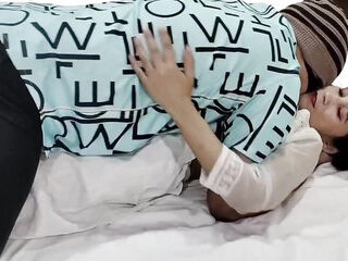 Village girl ko ghumane ke bahane oyo rooms me le gya