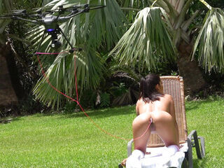 Big Boobs Ashlyn Peaks Gets Her Pussy Dripping With Glass Dildo