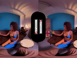 Ebony Mutant Babe Oya Wants Your Dick Professor - Vr Porn And Virtual Reality