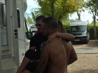 Naëlle, 35, helps a guy recover! - Jacquie et Michel TV