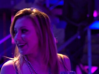 Bordier traps his co-pilot Jacobs - Jacquie et Michel TV