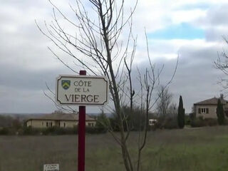 Melany, 26, excels in the art of threesomes! - Jacquie et Michel TV