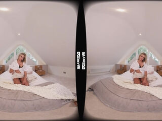 Little Striptease featuring Liv - ZexyVR