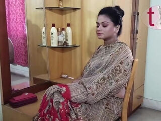 Tempting Indian MILF hot adult video