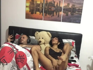 My Girlfriend Masturbates In Front Of Me And I Make A Video - Verified Amateurs