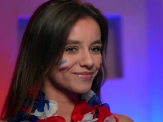 Lily Alix, 28 years old, pastry chef in Marseille and OM fan! - Jacquie et Michel TV