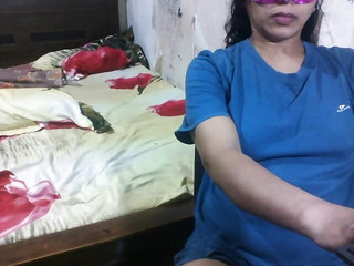 Horney young girl get naked and boob press by dancing