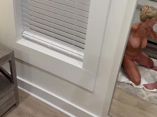 Hot Wife Gives Head And Fucks