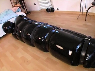 Close up MiLF getting it in the ass