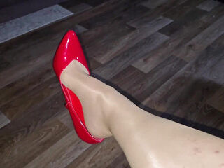 Louise Nylontease Pantyhose Shoeplay