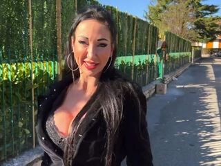 Rose, a sensual and very hard welcome! - Jacquie et Michel TV