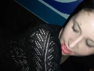 j offre mon epouse au sexe shop