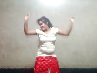 Indian hot model girl sexy dance performance in her room