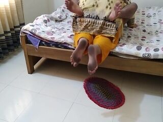 Desi Sexy Milf Mom Apne Bete Ke Sath Kiya Kand - Stepmom Riding Stepson Cock (indian - Family Therapy