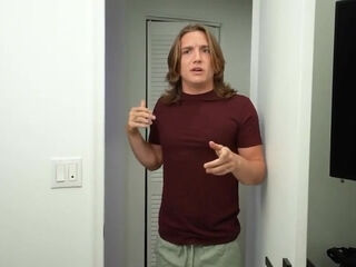 College lad stumbles into his friend's mom's room and ends up having the fuck of his life