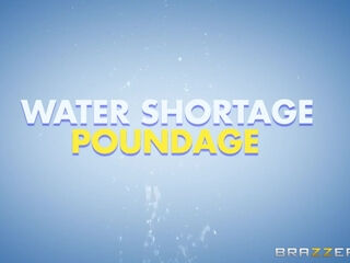 Water Shortage Poundage With Robby Apples, Reagan Foxx - Brazzers