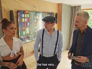 'HUNT4K. Pussy with a Price with Michy Perez'