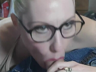 Horny MILF with glasses sex story