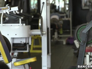 Tight Body-Builder Pussy Fucked Hardcore