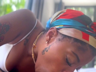 A very rare nut with Honey Dipped C