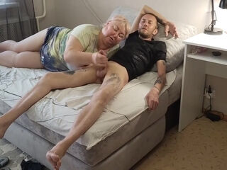 Girlfriend Gives Blowjob And I Cum