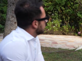 Carollina comes across two vampires - Jacquie et Michel TV