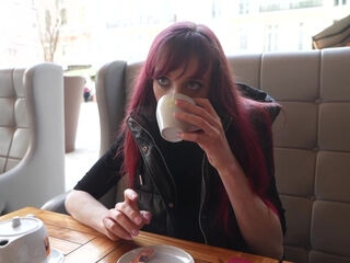 Life in pink for Rose and Vince - Jacquie et Michel TV