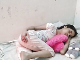 Aunty ko sote me apna land bur me daal diya