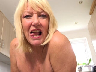 Naughty MILF solo unbelievable porn clip