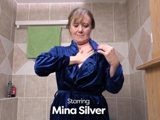 Mature Lady Playing In Bath