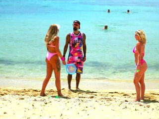 Lorenzo meets Cassie - Jacquie et Michel TV