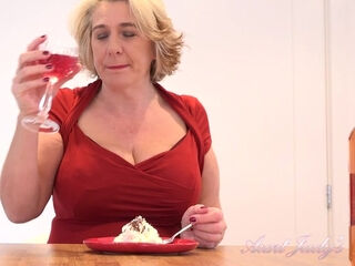 Sexy Dessert Time with Camilla