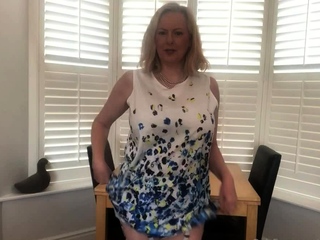 Amateur hottie solo masturbation