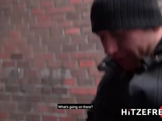 She rides them both expertly and gets fucked in the middle of the city. - Hitzefrei