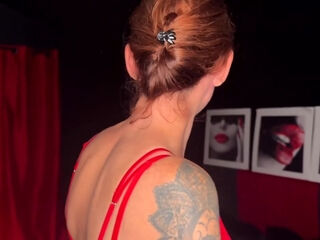 Reyna, 20, goes wild! - Jacquie et Michel TV