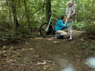 Ouwe LUL zuigen en daarnaa mekaar kussen