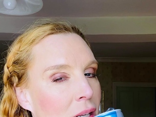 Cute amateur brunette naughty in solo jerking show on camera