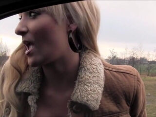 East hooker blowjob in the car