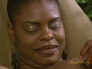 Hairy pussy ebony MILF Necie masturbates for AJ's members